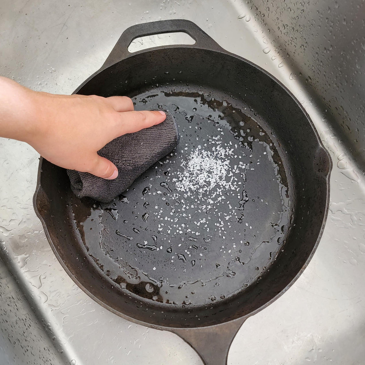 Cast Iron Cleaning & Restoring Scrub – LivanaNatural